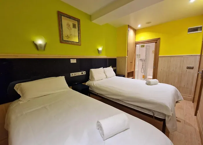 Pension Izar Bat Guesthouse San Sebastián